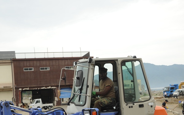 Misawa Seabees lend a hand in Miyako, Japan