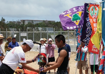 Marines participate in Henoko Hare Boat Races