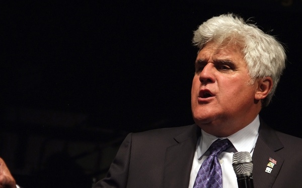 Leno brings comedy act to Carson