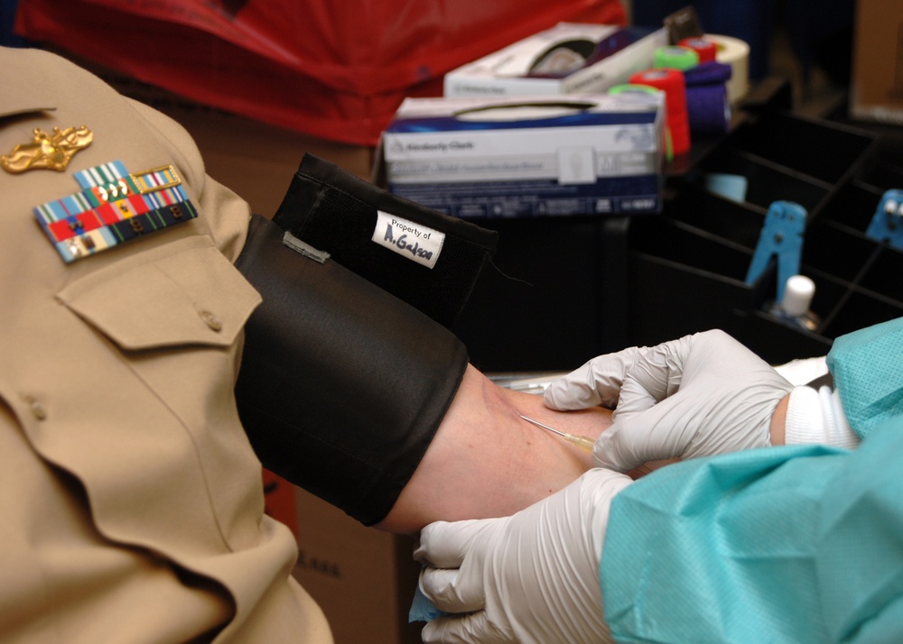 Sailors donate blood to support Armed Services Blood Program