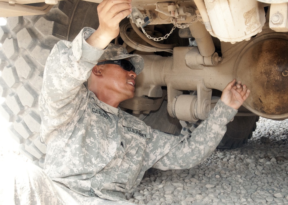 Hawaiian motor sergeant supports Fort Hood troops in Iraq