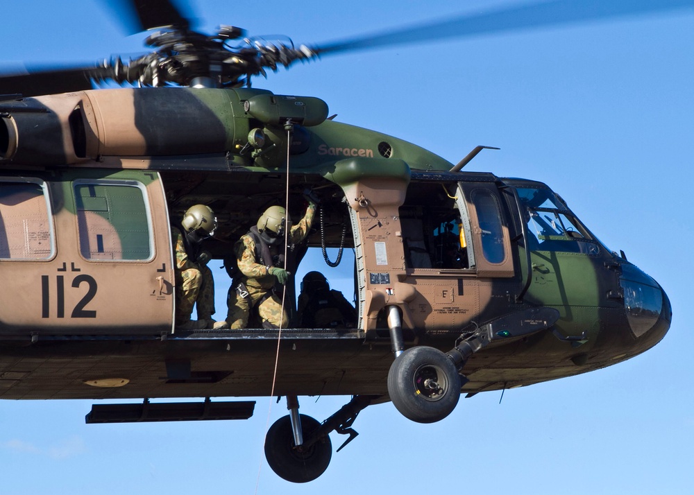 US, Australian medical teams train together during Talisman Sabre 2011