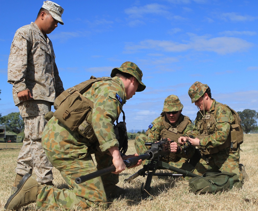 US Marines, Australians practice weapons drills during Talisman Sabre 2011