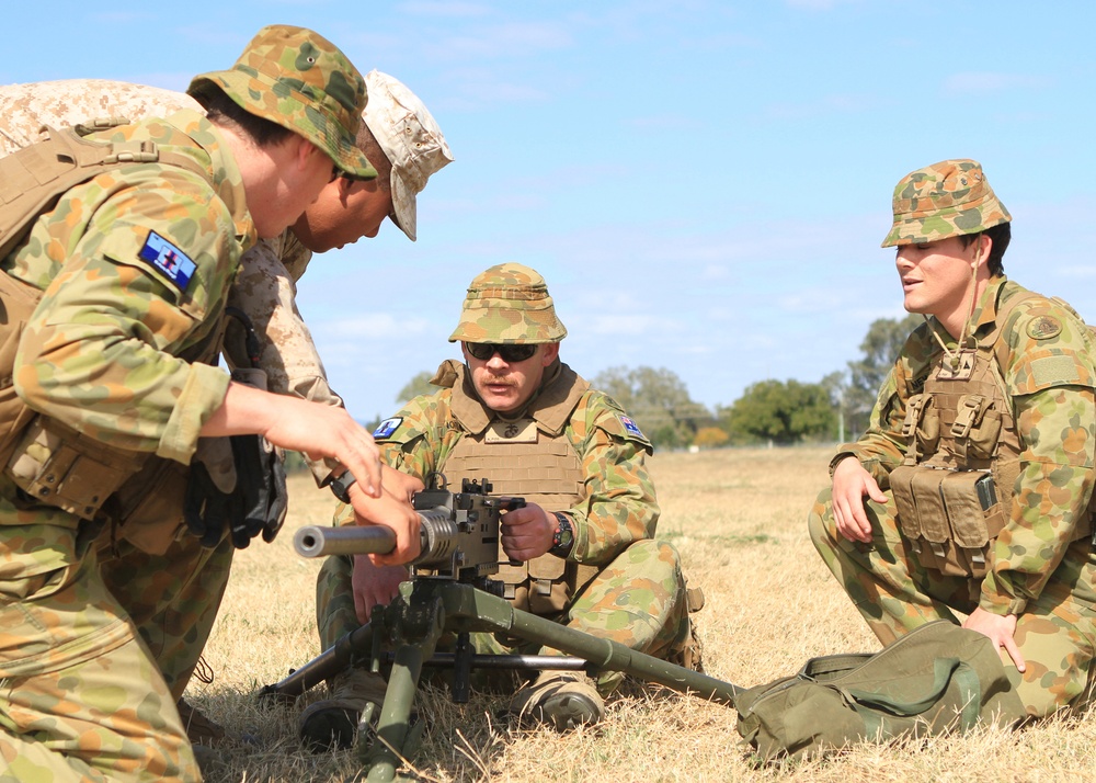 US Marines, Australians practice weapons drills during Talisman Sabre 2011