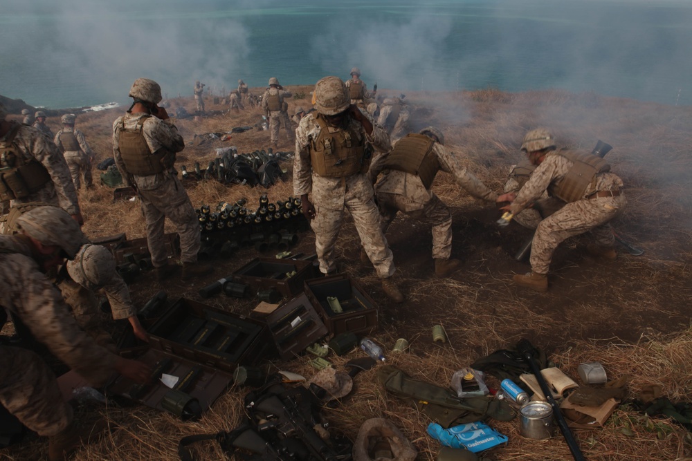 US Marines, Australians conduct live-fire exercise during Talisman Sabre 2011