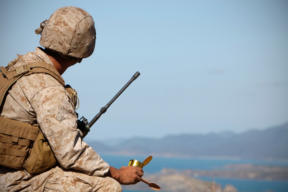 US Marines fire mortars during Talisman Sabre 2011