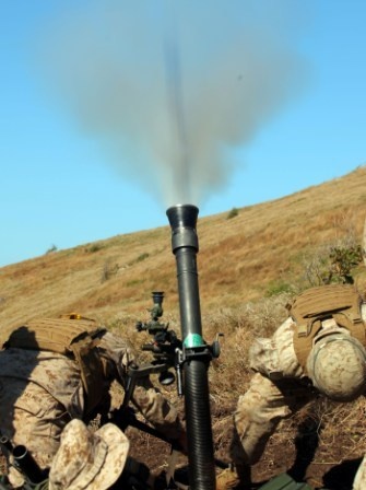 US Marines fire mortars during Talisman Sabre 2011