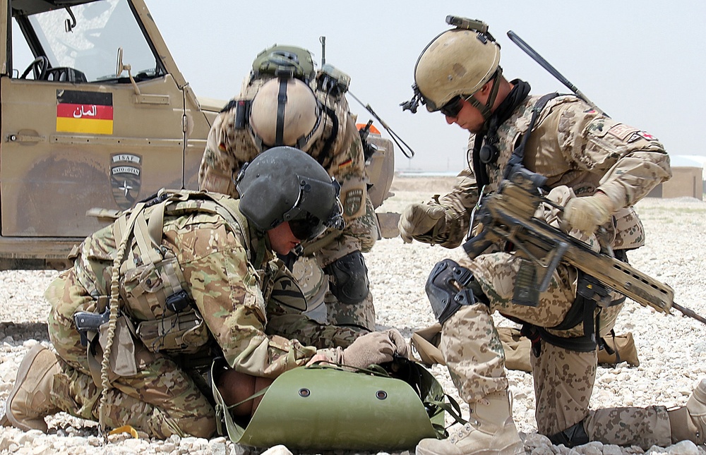 TF Lobos medevac crews conduct rescue hoist training with Germans