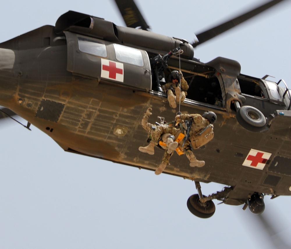 TF Lobos medevac crews conduct rescue hoist training with Germans