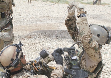 TF Lobos medevac crews conduct rescue hoist training with Germans