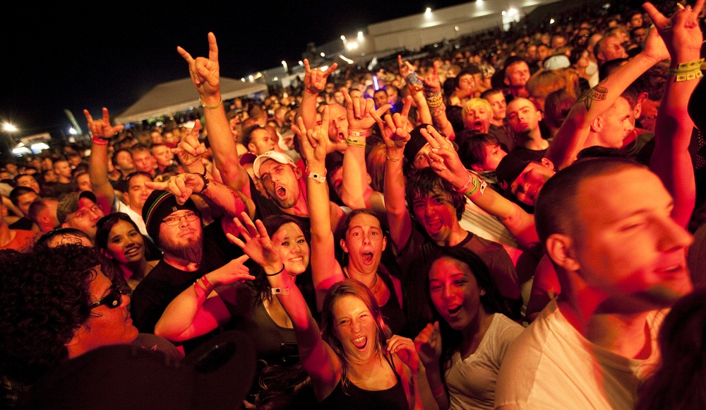 Puddle of Mudd rocks Marine Corps Base Hawaii during BayFest 2011