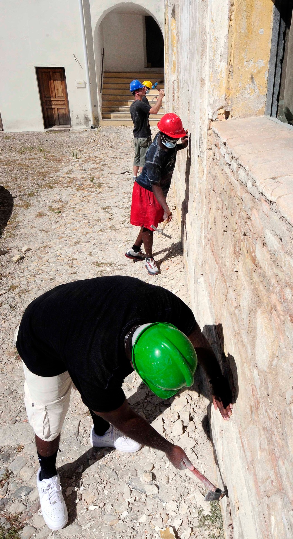 USS Mesa Verde sailors conduct community service in Spain