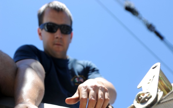 MDSU 2 aboard USNS Grasp