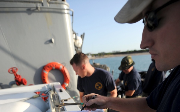 MDSU 2 aboard USNS Grasp
