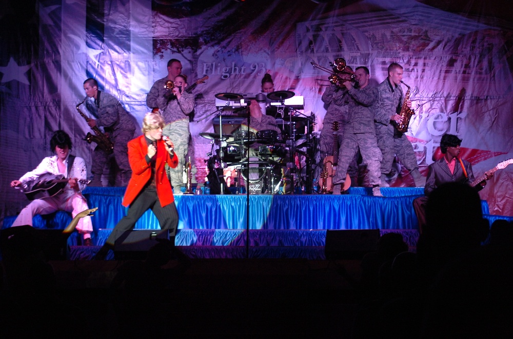 Jerry Lee Lewis, Tops in Blue entertains service members in Afghanistan