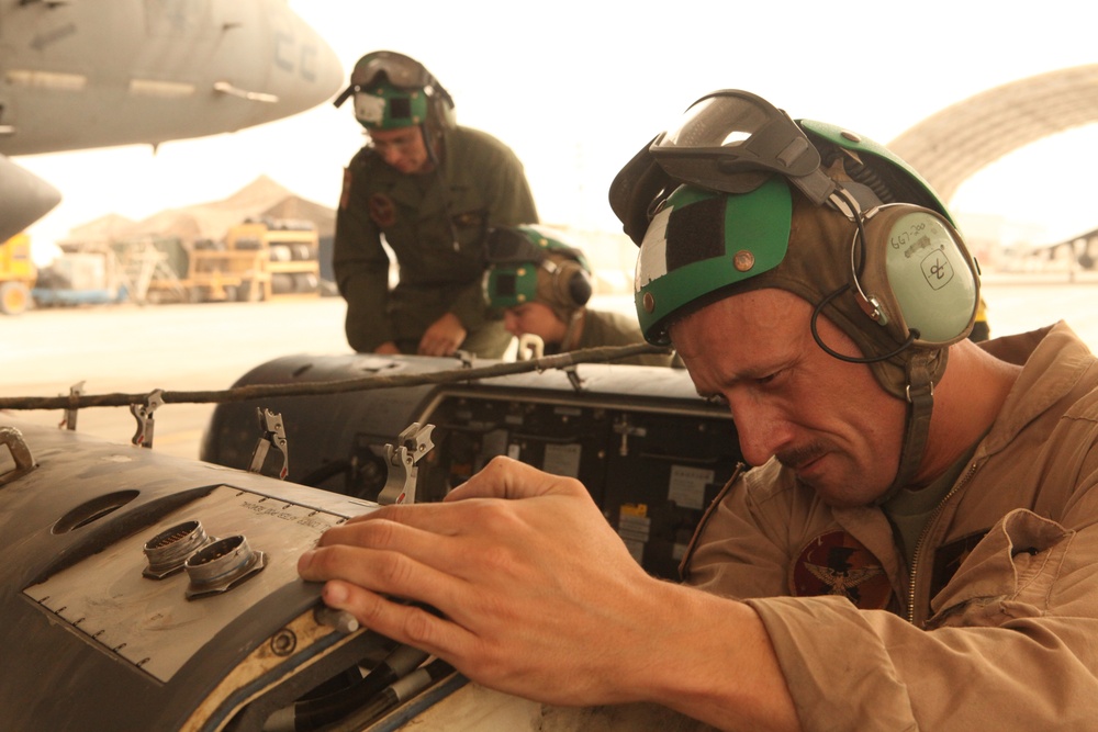 VMGR-252, VMA-513 Marines at Kandahar Airfield