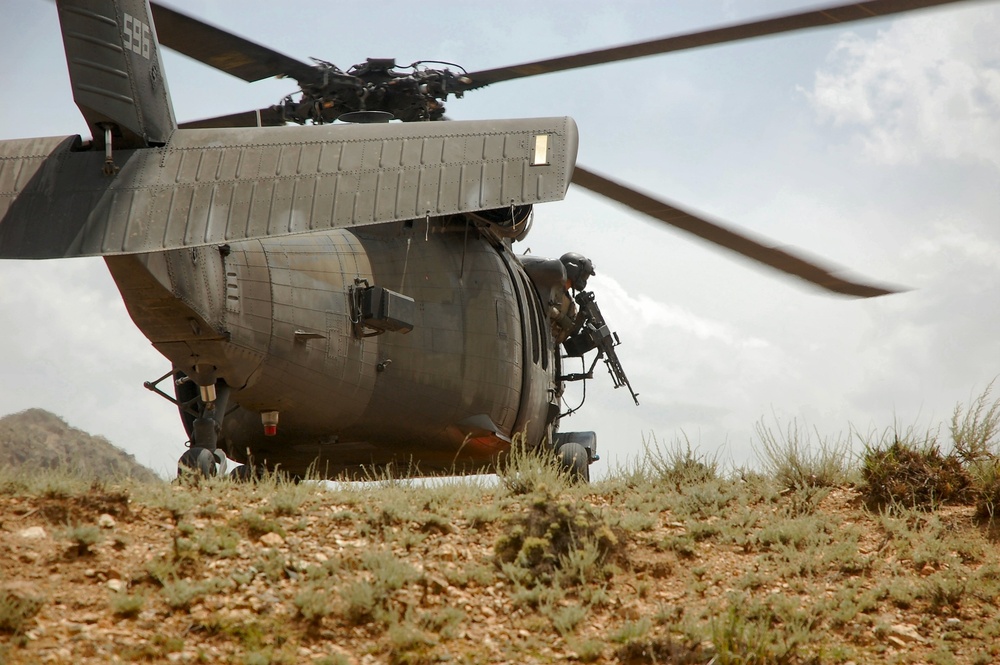 Black Hawk prepares to take off in eastern Afghanistan