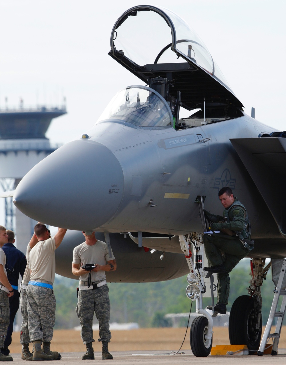 US Air Force aircraft fly at RAAF Base Darwin during Talisman Sabre 2011