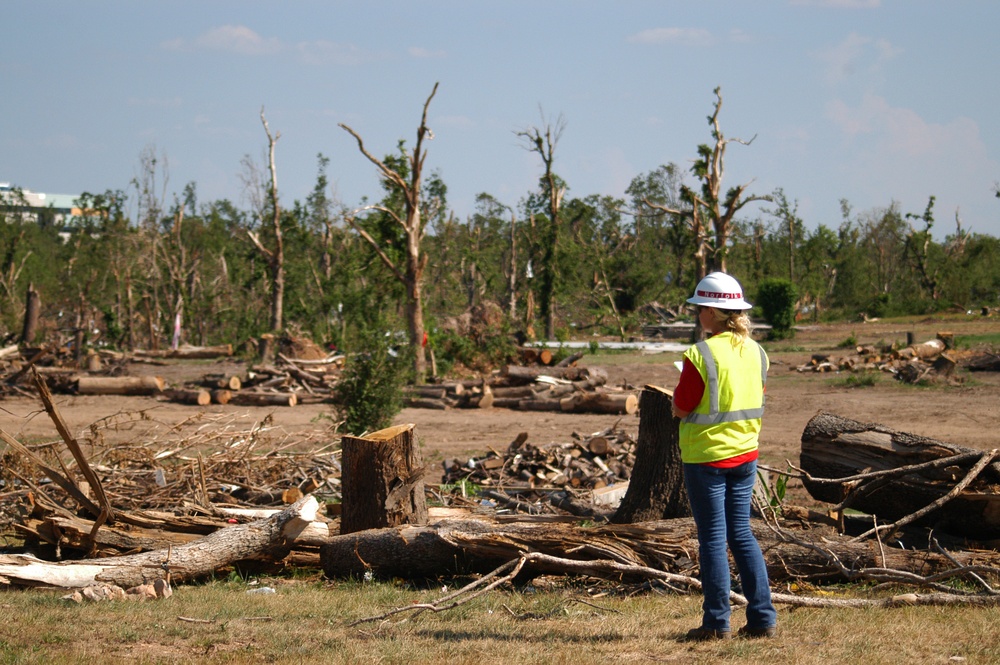 Joplin tornado response: Attitude is everything for deployed bride-to-be