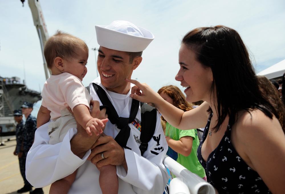 USS Enterprise homecoming