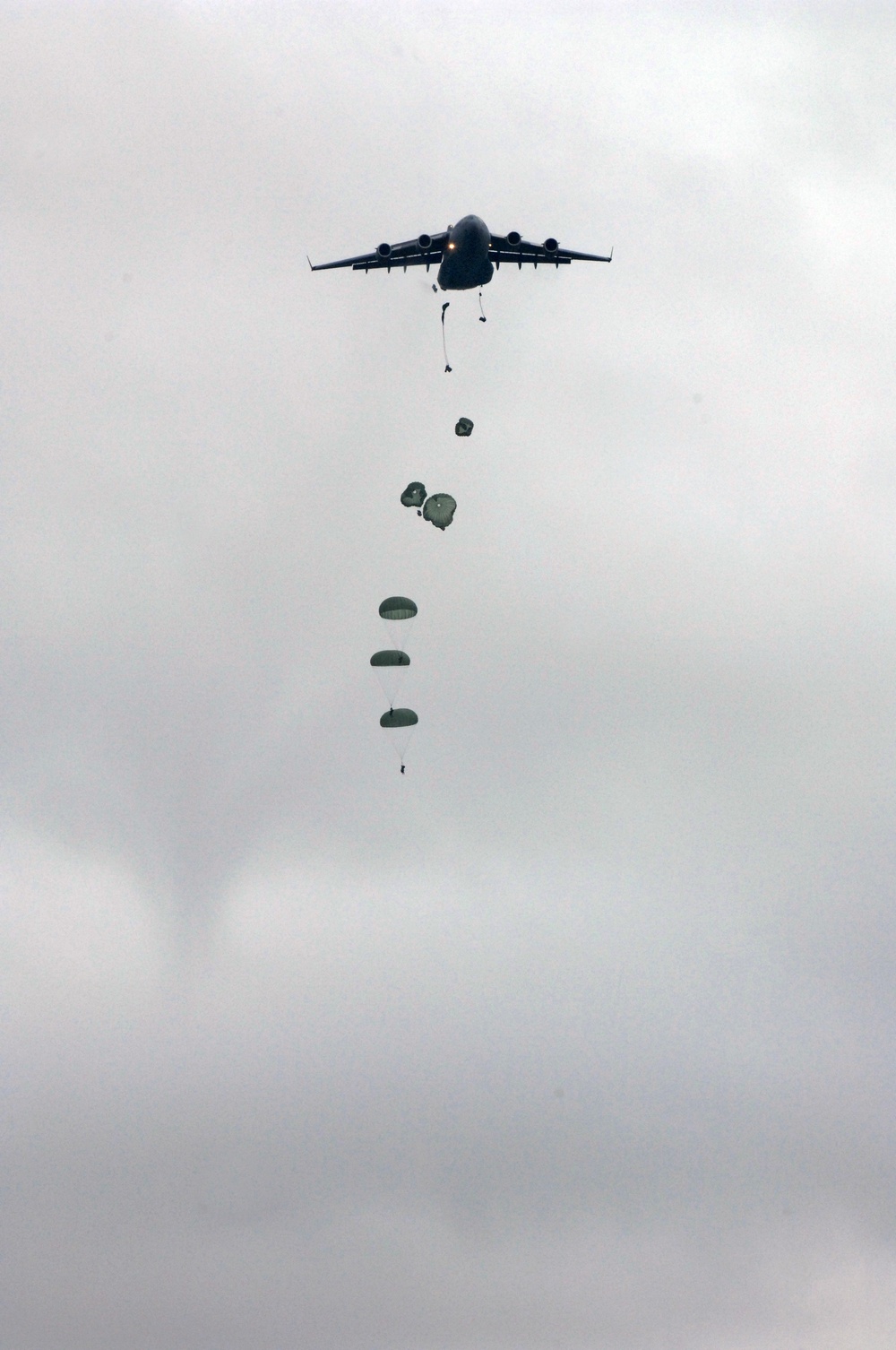 US soldiers parachute into Shoalwater Bay Training Area during Talisman Sabre 2011