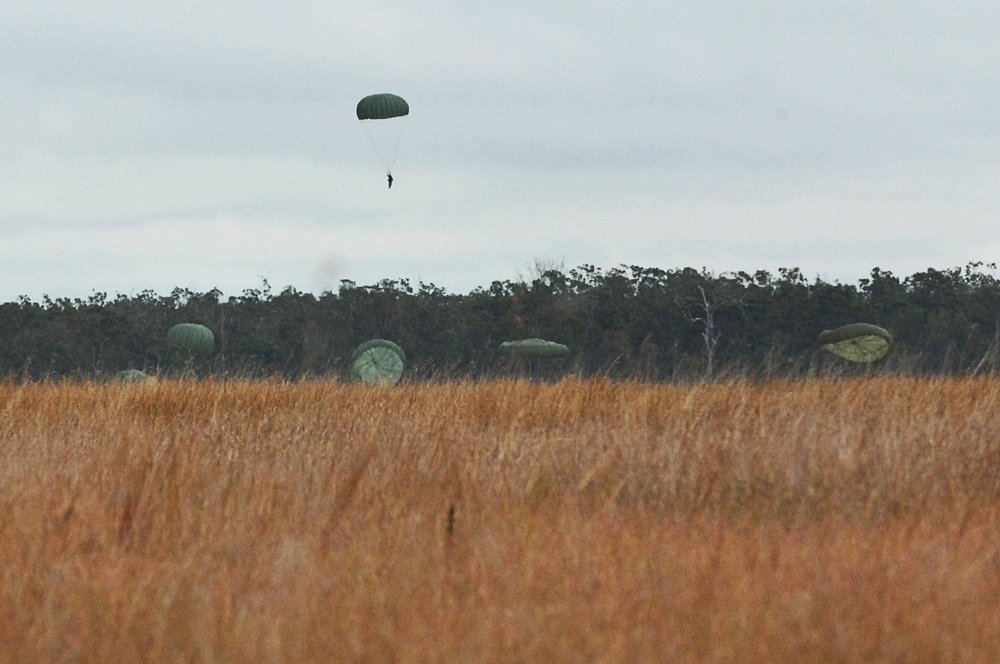 US soldiers parachute into Shoalwater Bay Training Area during Talisman Sabre 2011