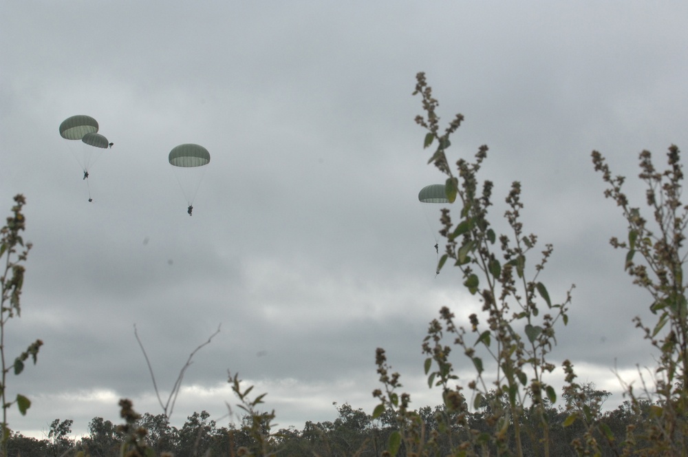 US soldiers parachute into Shoalwater Bay Training Area during Talisman Sabre 2011