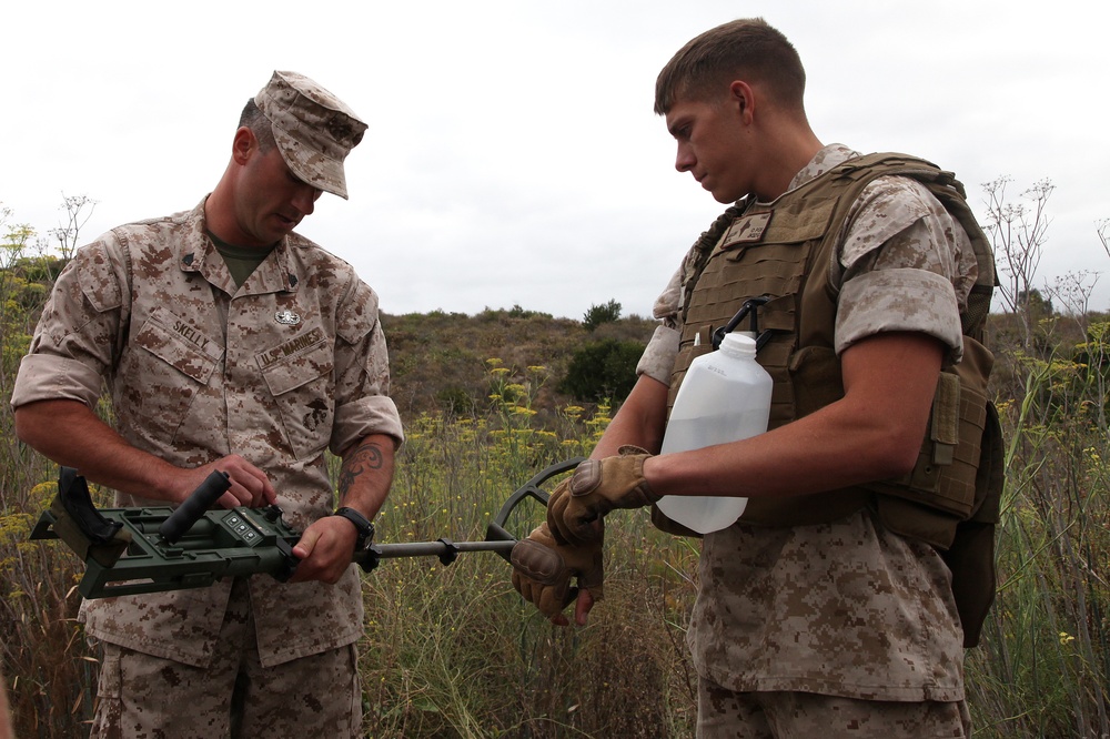 Marines learn how to identify explosive threats