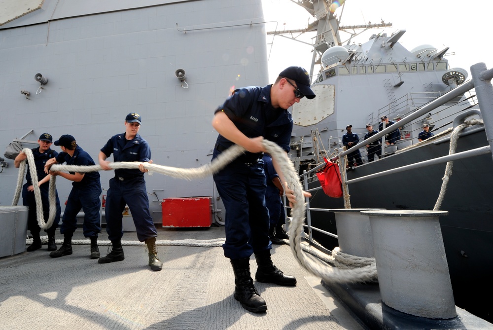 USS Anzio debarks Djiboui
