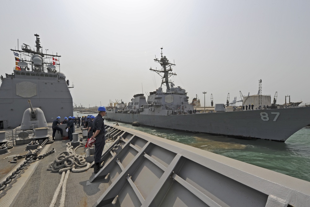 USS Anzio debarks Djiboui