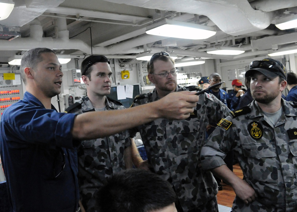 US, Australian navy build bonds during Talisman Sabre 2011