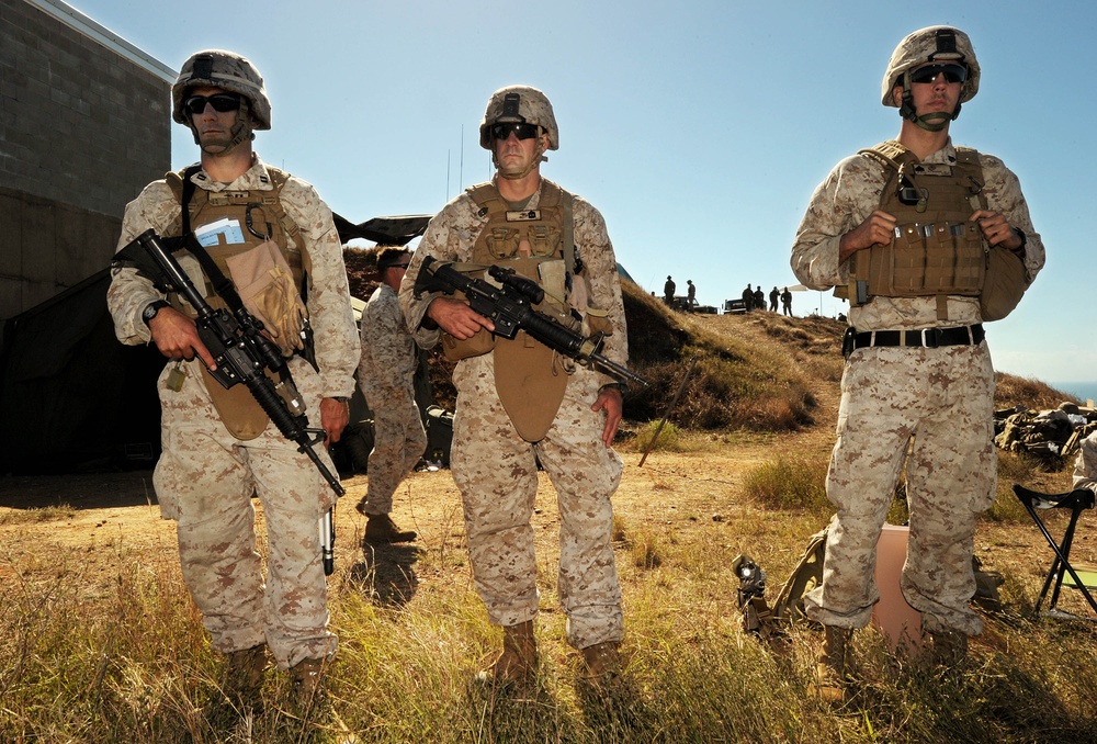 US Marines, Australian troops coordinate close air support during Talisman Sabre 2011