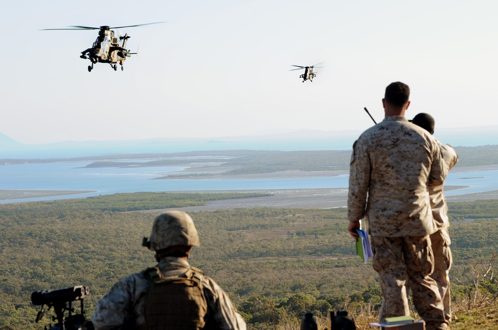 US Marines, Australian troops coordinate close air support during Talisman Sabre 2011