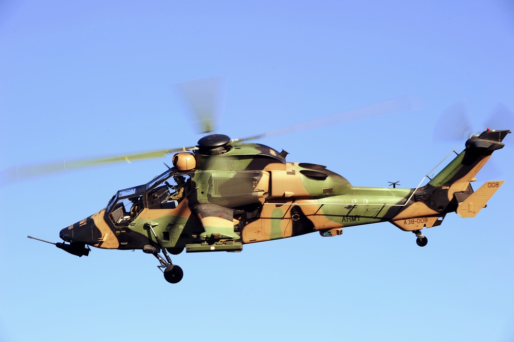 US Marines, Australian troops coordinate close air support during Talisman Sabre 2011