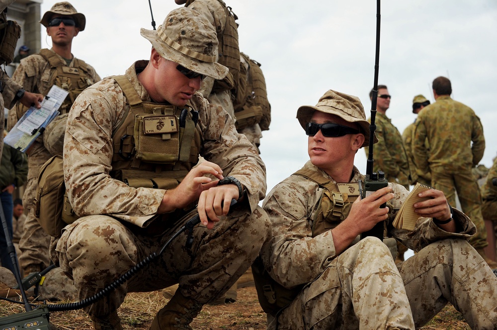 US Marines, Australian troops coordinate close air support during Talisman Sabre 2011