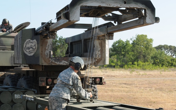 Soldiers train with new weapon system
