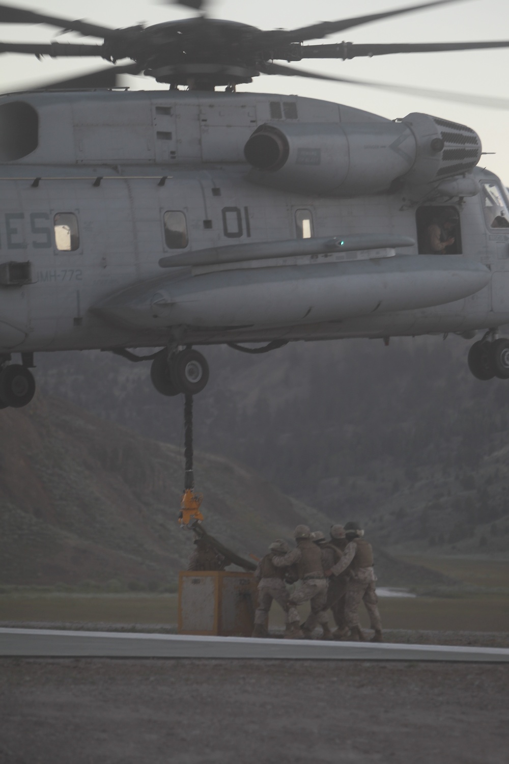 Javelin Thrust Marines conduct helicopter heavy lifting exercise