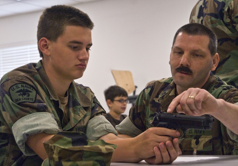 SUBGRU 9 reservists teach weapon-familiarization to Kitsap sea cadets