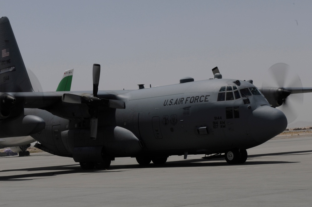 Marine Gen. John R. Allen visits Kandahar Airfield, Afghanistan