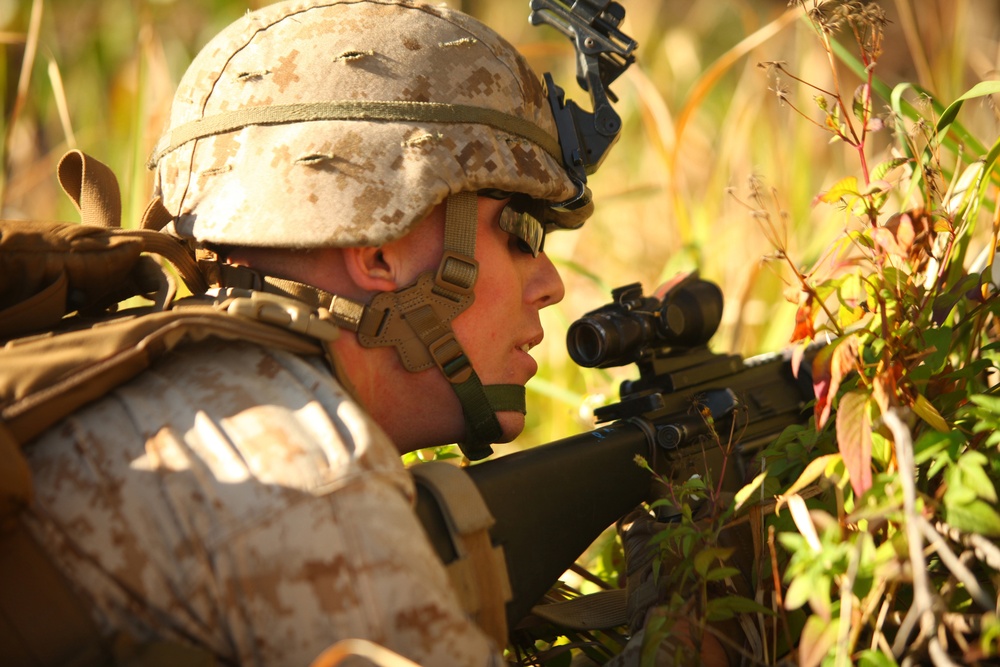 US Marines conduct amphibious assault during Talisman Sabre 2011