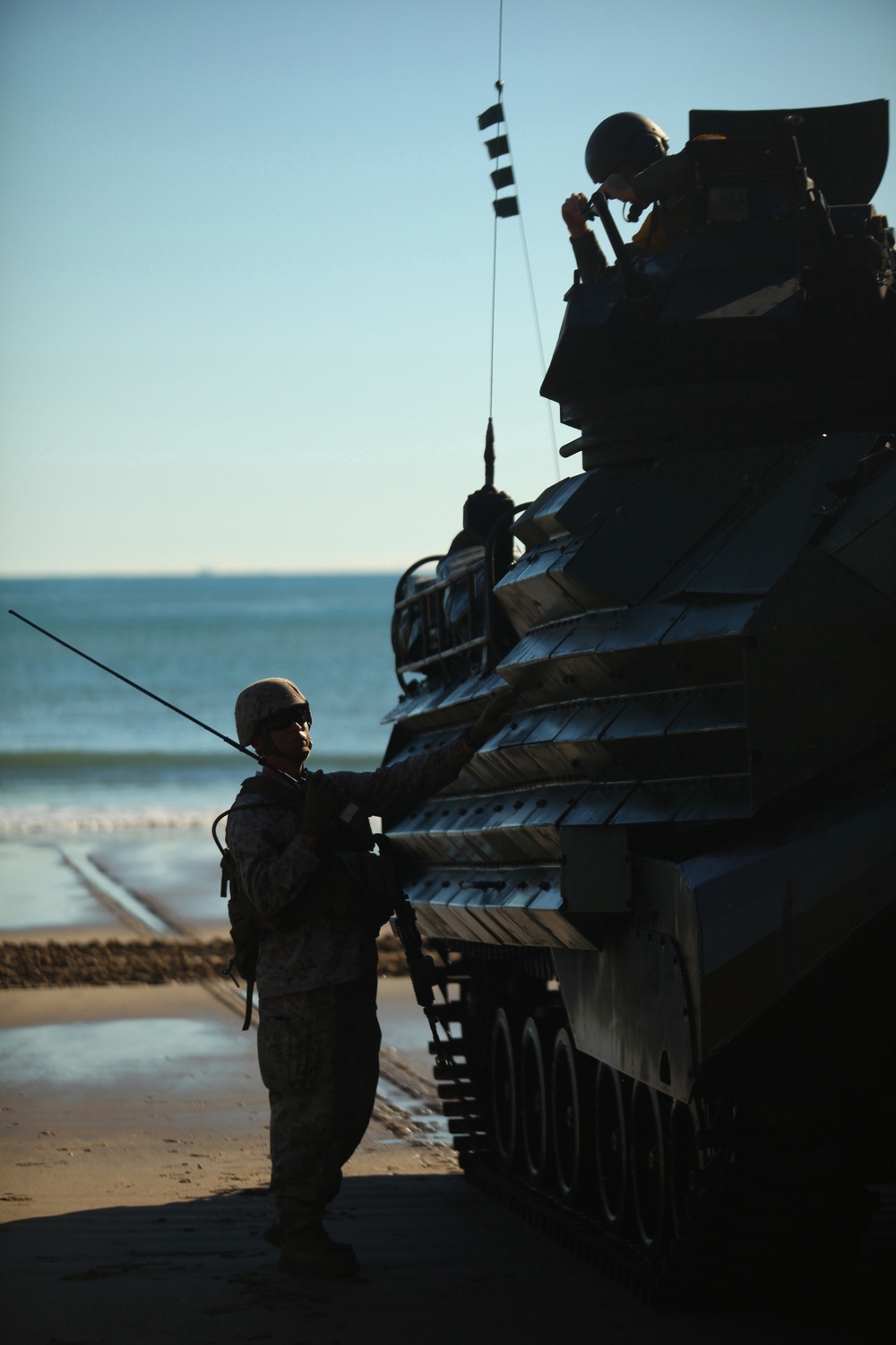 US Marines conduct amphibious assault during Talisman Sabre 2011