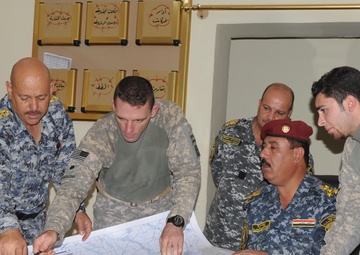 US forces meet with Iraqi commander to discuss operations center improvements