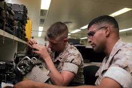 Electronic maintenance keeps III MEF wired