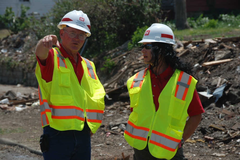 Corps contingency ops director visits Joplin