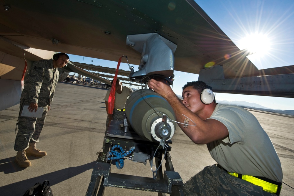 Weapons load crew competition