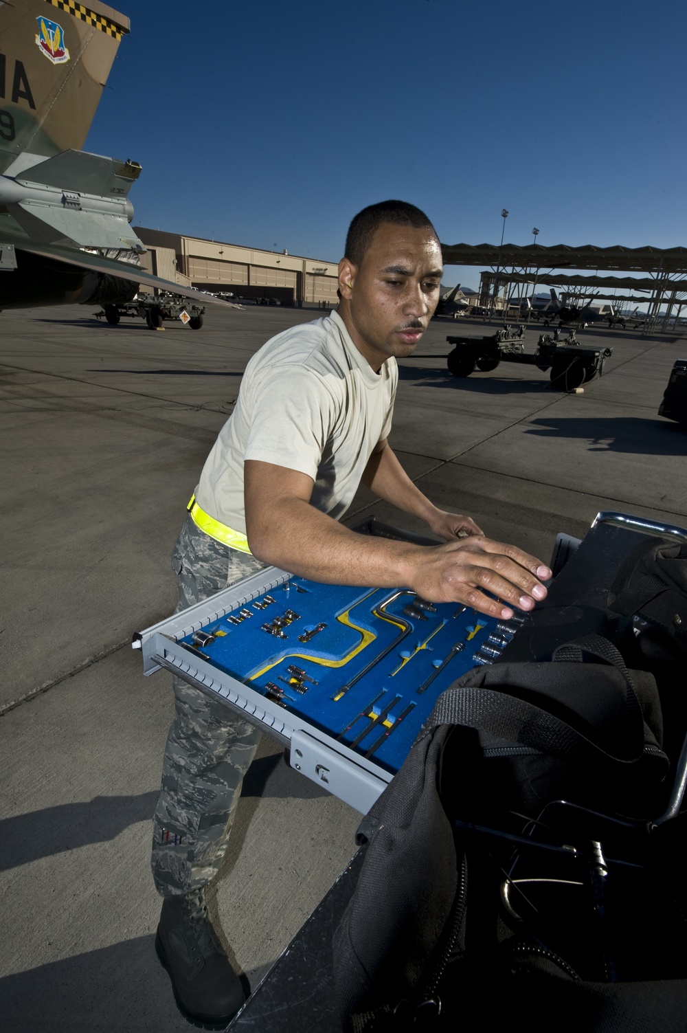 Weapons load crew competition