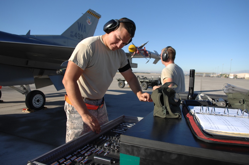 Weapons load crew competition