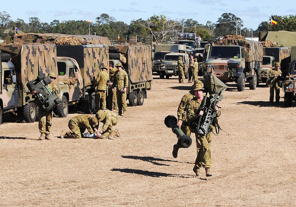 Australian Defence Force troops conduct rapid defense drills during Talisman Sabre 2011