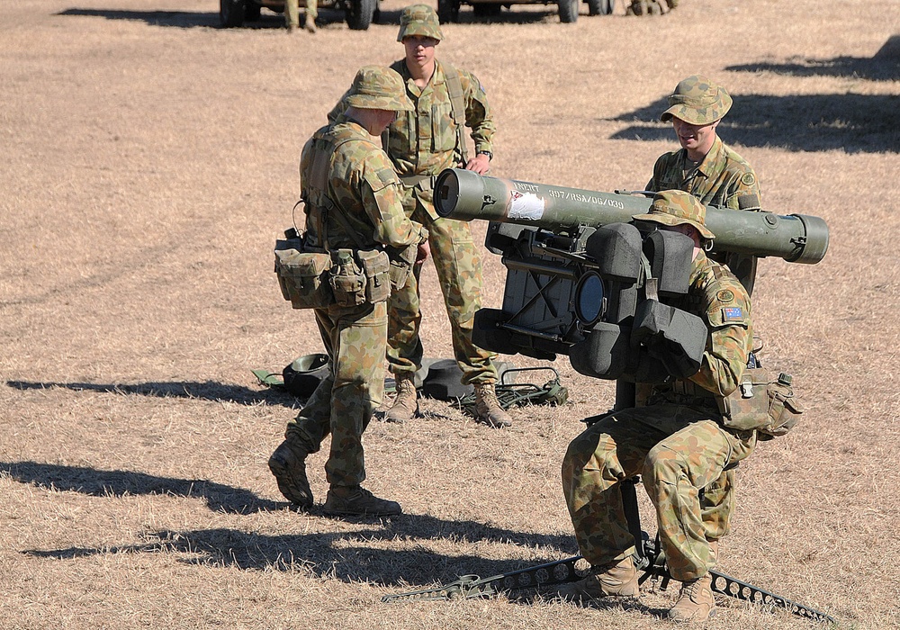 Australian Defence Force troops conduct rapid defense drills during Talisman Sabre 2011