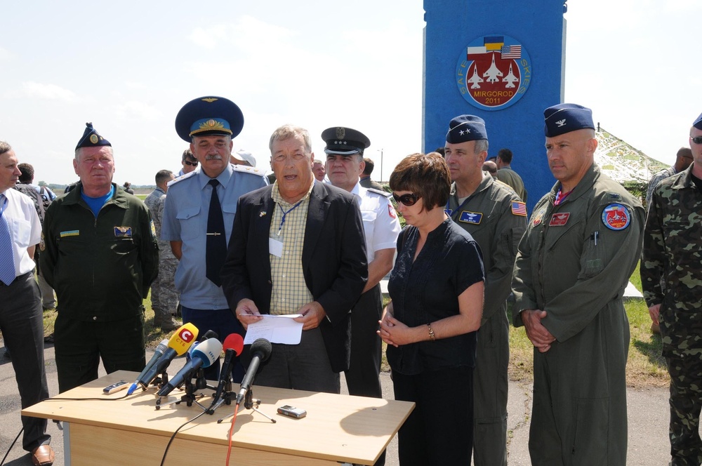 Commander Alabama ANG and USAFE mobilization assistant visits Safe Skies 2011